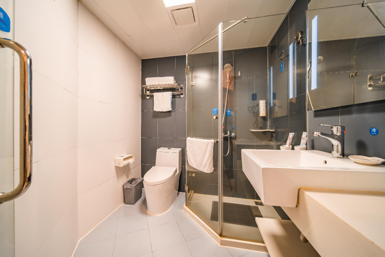 Bathroom 4, Hanting Hotel Fuzhou Wuyi Square, Fuzhou