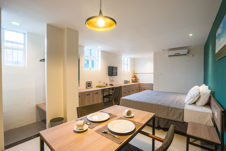 Dining Room 4