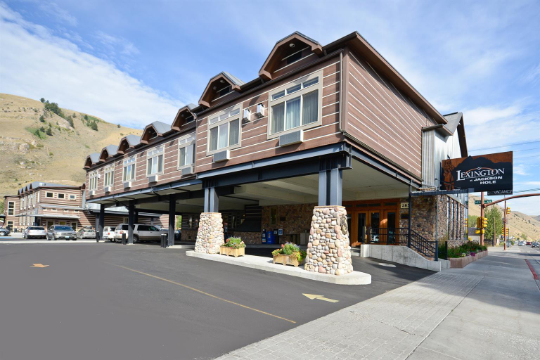 Exterior & Views