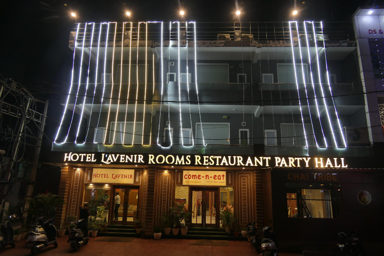 Exterior & Views