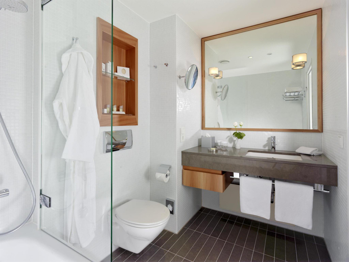 Bathroom 3, Dorint City-Hotel Bremen, Bremen