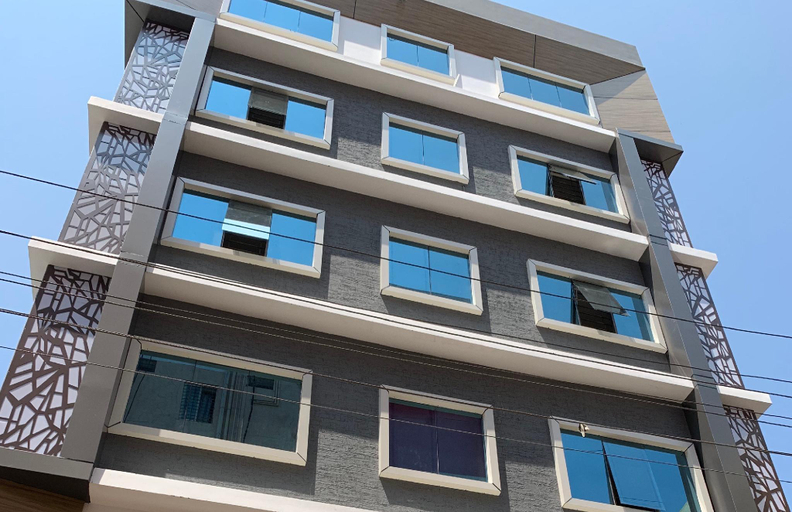 Exterior & Views