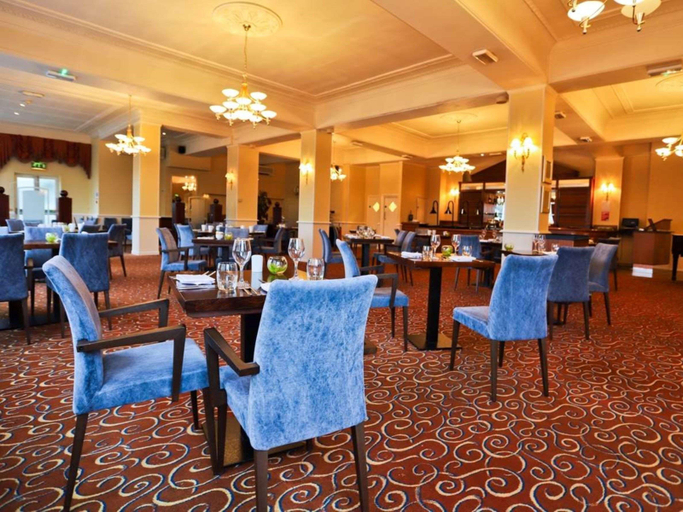 Food & Drinks 4, Bournemouth East Cliff by Belvilla, Bournemouth