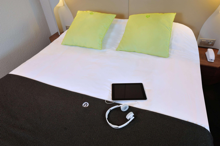 Bedroom 13
