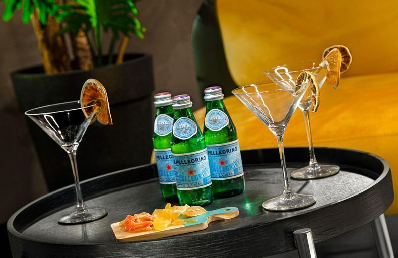 Food & Drinks 12