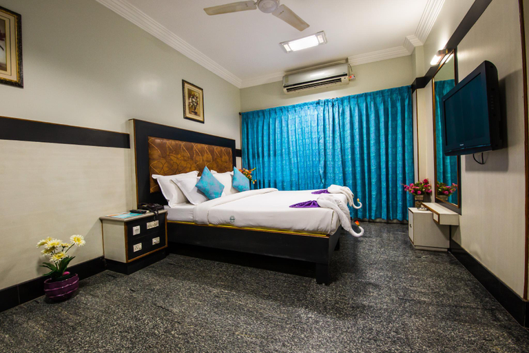 Others 4, Hotel Aryaas, Tirunelveli