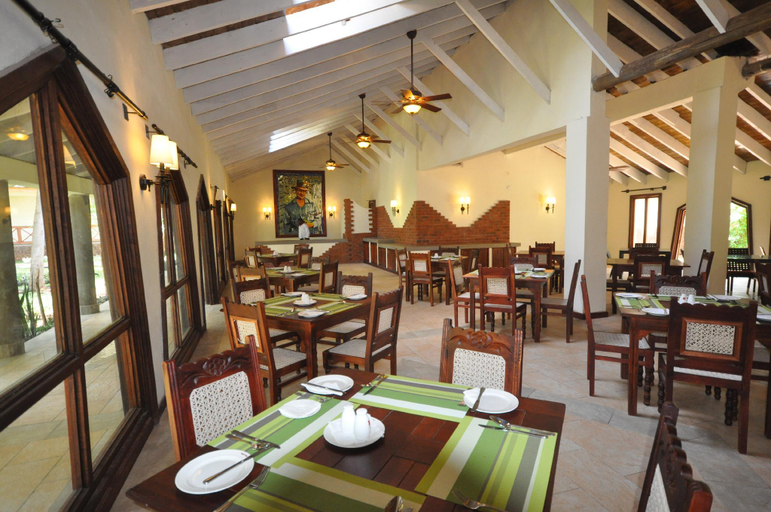 Food & Drinks 5, Hunters Lodge, Kibwezi West