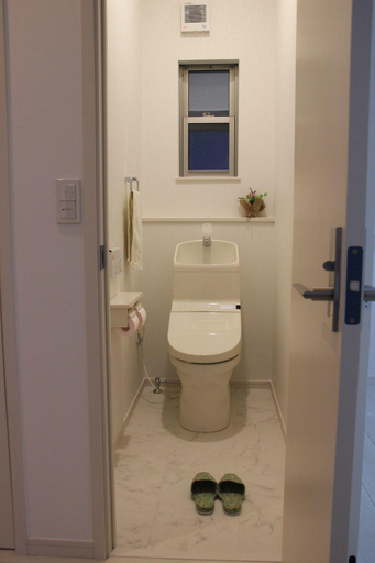 Bathroom 3, Ferie Nara, Nara