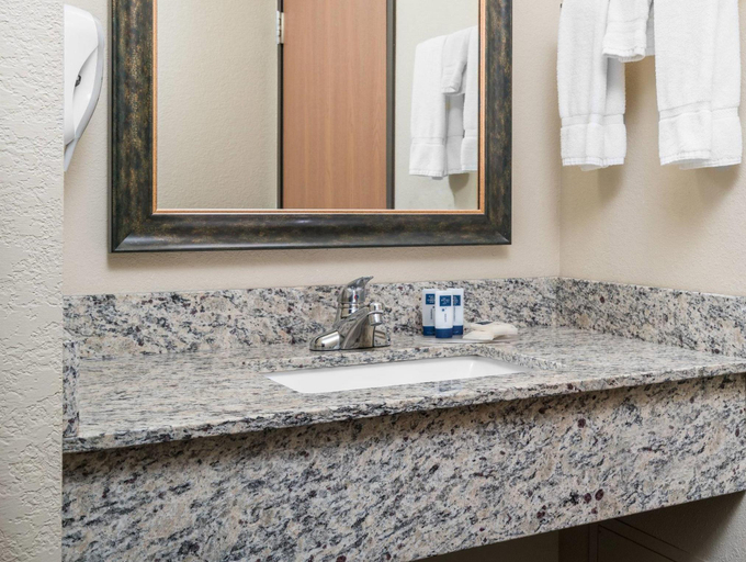 Bathroom 4, AmericInn by Wyndham Fort Dodge, Webster