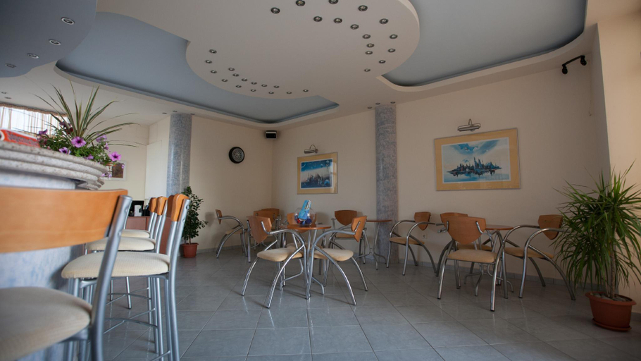 Food & Drinks 3, Cosmi Apartments by Checkin, Crete
