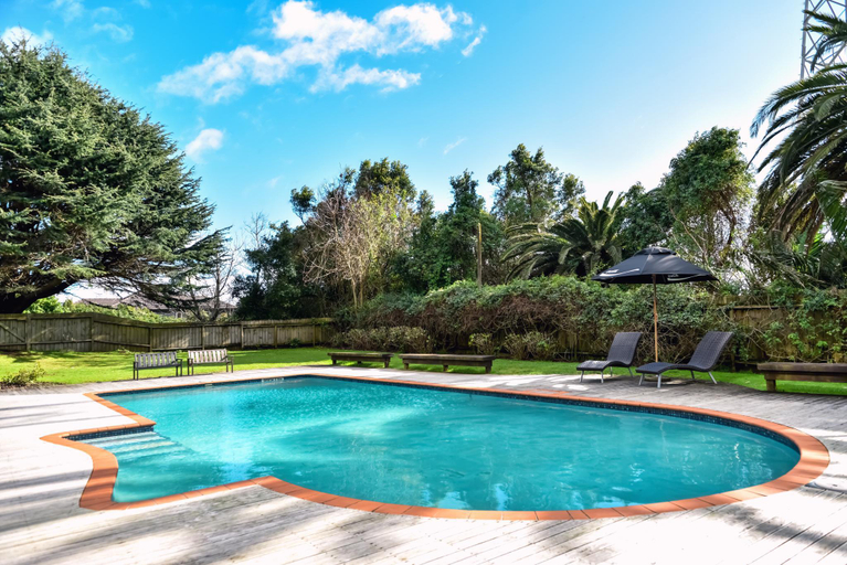 Sport & Beauty 2, Waipuna Hotel & Conference Centre, Waitakere