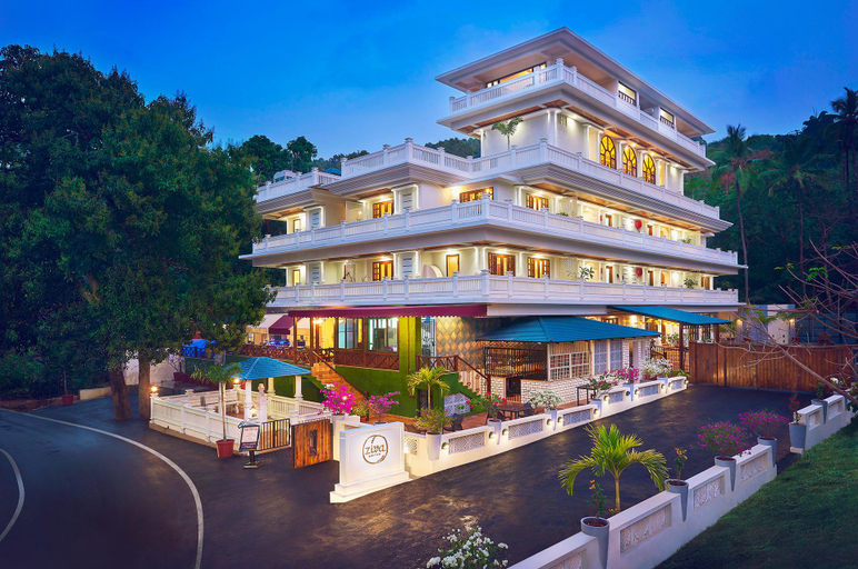 Exterior & Views