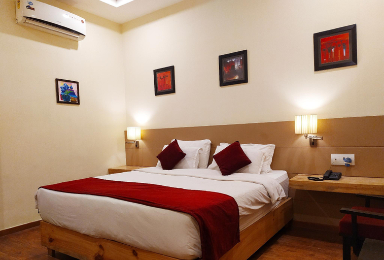 Bedroom 4, Ginger Jammu, Bari Brahmana, Jammu