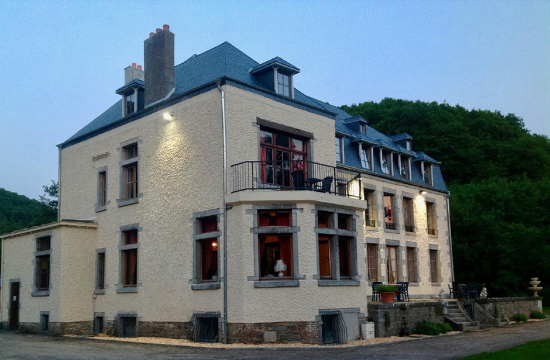 Others 5, Renting a whole castle for your holiday Why not, Ardennes