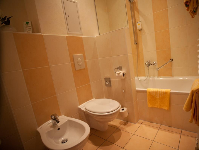 Bathroom 4, Martas Hotel Albrechtshof Berlin, Berlin