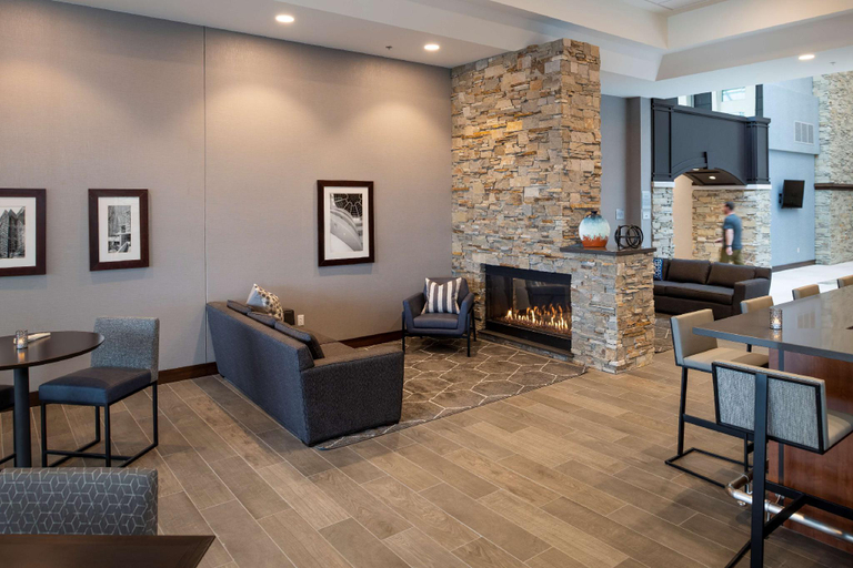 Public Area 4, Doubletree by Hilton East Madison East, Dane