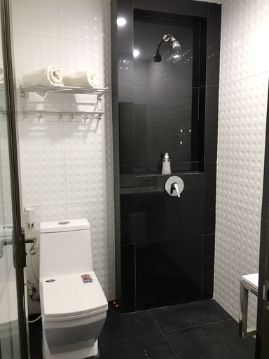 Bathroom 5, Nine Days Hotel, Batam