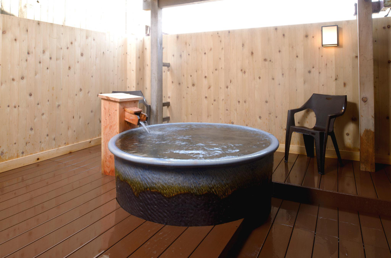 Bathroom, Yadoya Tsubaki, Aomori