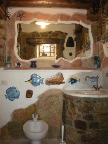 Two-roomed apartment in a small villa, x5 with a sea view from the large terrace, Livorno