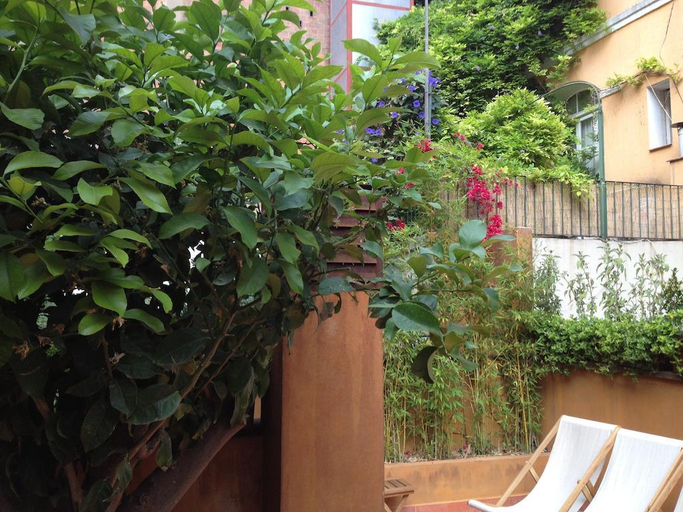 Others 5, Casa Bella Gracia, Barcelona