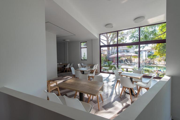 Food & Drinks 5, Avra Nafpliou, Peloponnese