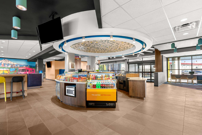 Public Area, Tru by Hilton Portland Airport, Multnomah
