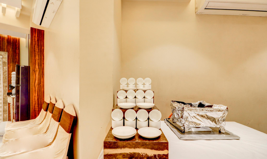 Bedroom 3, Treebo Radhe Palace, Lake Town, North 24 Parganas