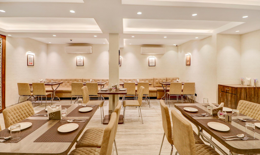 Food & Drinks 5, Treebo Radhe Palace, Lake Town, North 24 Parganas