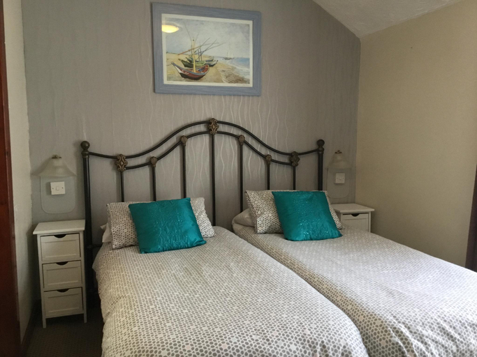 Others 5, Kirkstall Hotel, Blackpool