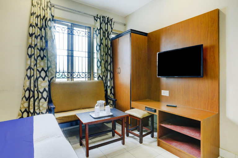 Others 5, Sarovar Inn, Chennai