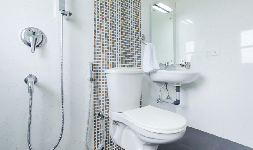 Bathroom 2, Treebo Laa Gardenia Resort Yelagiri With Swimming Pool, Vellore