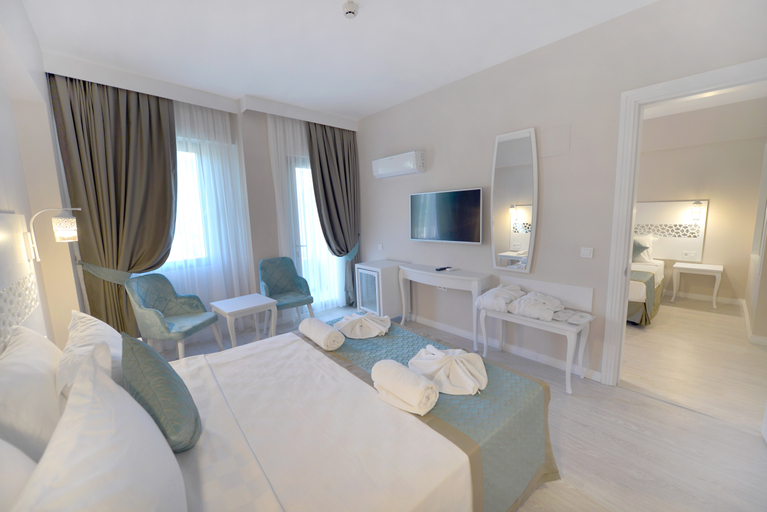 Bedroom 3, Adempira Termal Spa Hotel, Akköy