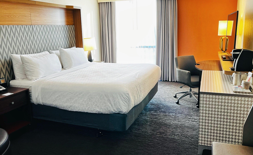 Bedroom 3, DoubleTree by Hilton Fort Worth South, Fort Worth
