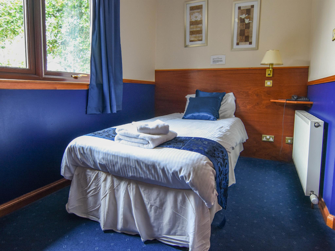 Bedroom 2, Findlay's Hotel, Aberdeenshire