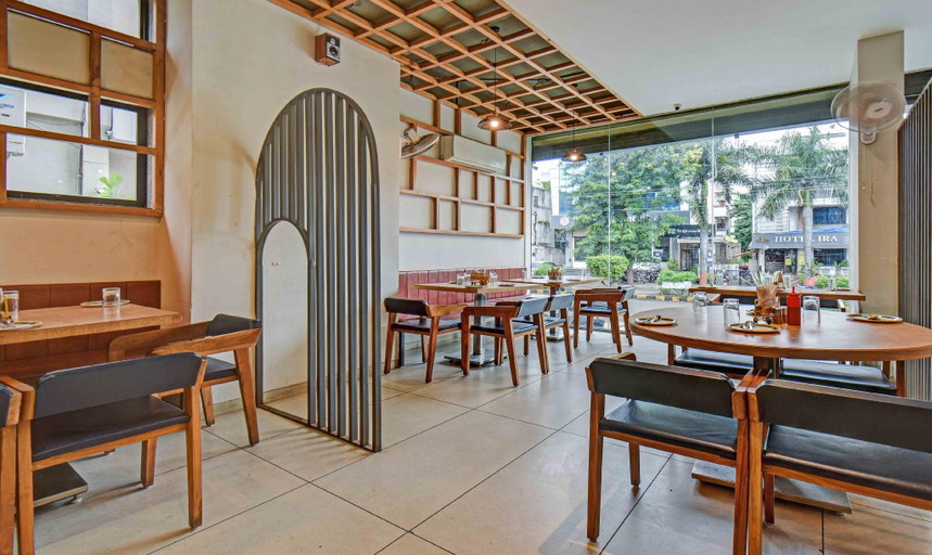 Food & Drinks 3, Treebo Aroma Executive, Aurangabad