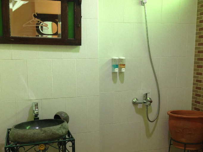 Bathroom 5, Sare Suites, Jakarta Selatan
