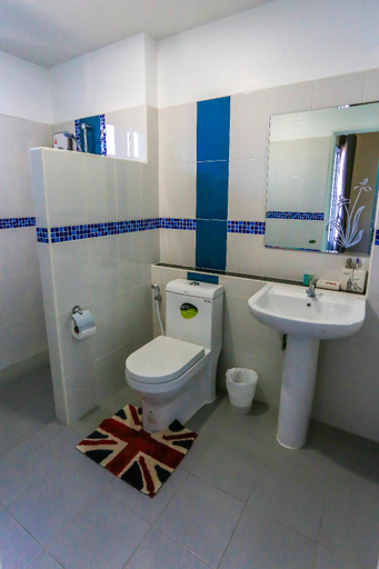 Bathroom 3, Tempo Plus Apartment, Mae Sot
