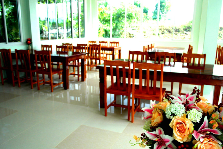 Food & Drinks, Lake Scene Resort, Chom Bung