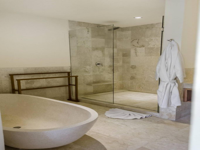 Bathroom 4, Sapodilla Ubud Hotel, Gianyar