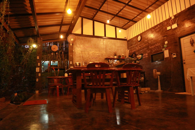 Food & Drinks 7