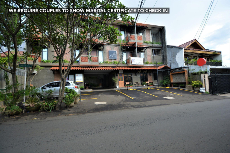 Exterior & Views 18