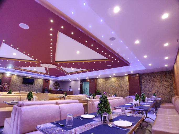 Food & Drinks 5, Hotel Vishnu Empire, Rewa