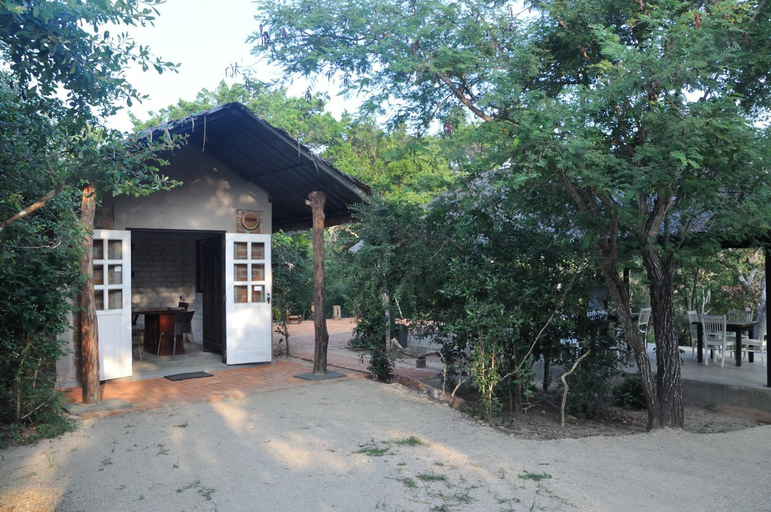 Public Area 3, The Backwaters, Vanathavilluwa