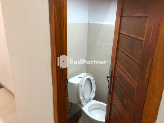 Bathroom 4, D transit RedPartner, Klungkung
