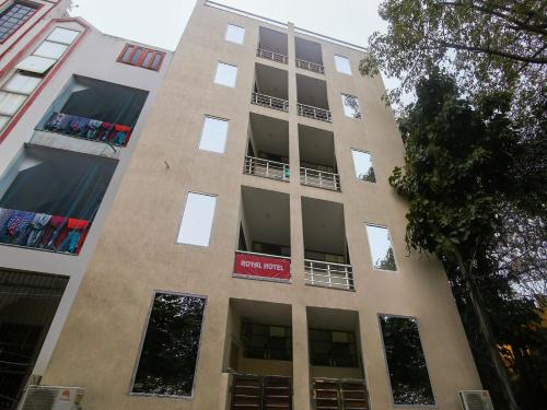 Entrance 2, OYO 85695 Royal Hotel, Gurgaon