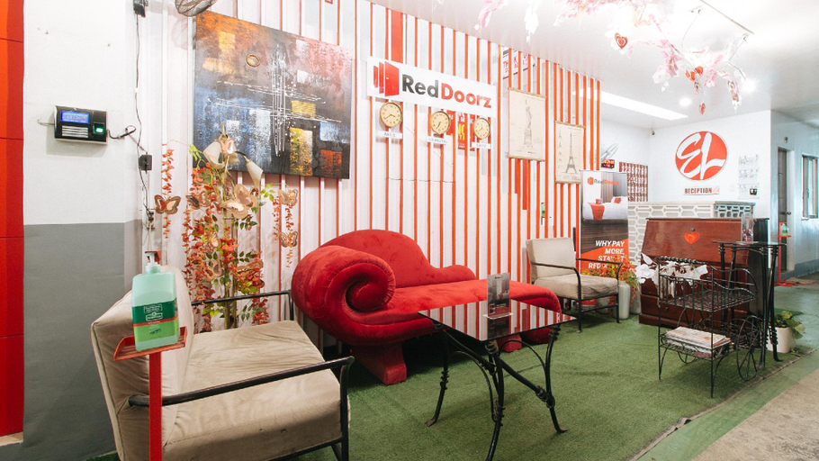 Public Area 2, Reddoorz @ EL Highway Hotel Bulacan, Guiguinto