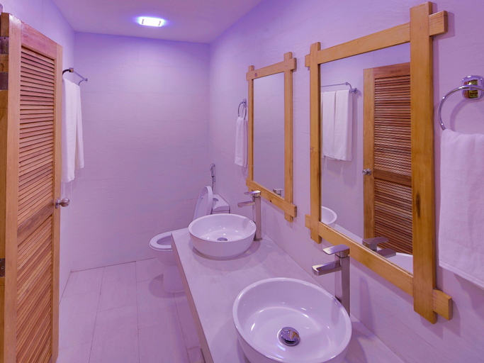 Bathroom 3, Shallow Lagoon Rasdhoo, North Ari Atoll