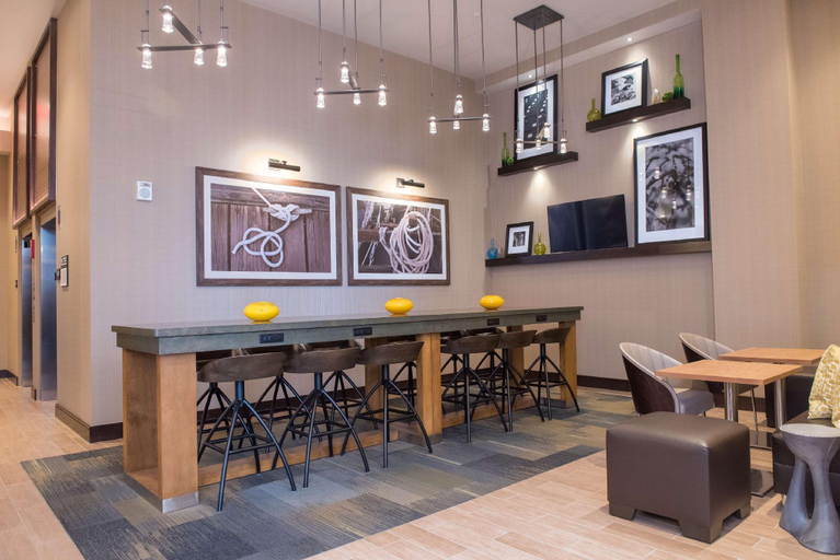Public Area 3, Hampton Inn & Suites Washington DC-Navy Yard, Washington D.C.