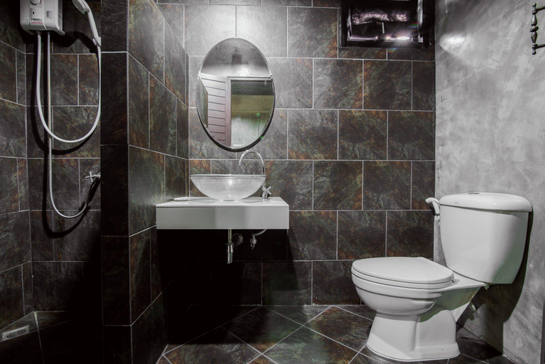 Bathroom 4, Lovely Guesthouse 94, Hua Hin