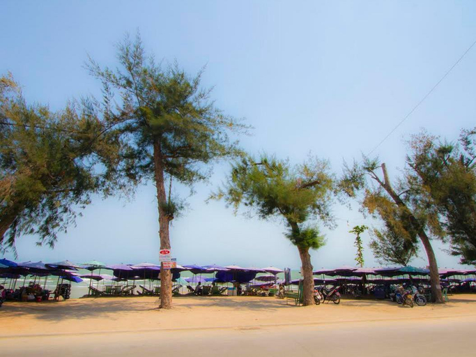 Others 4, Anantachai Guest House, Cha-Am